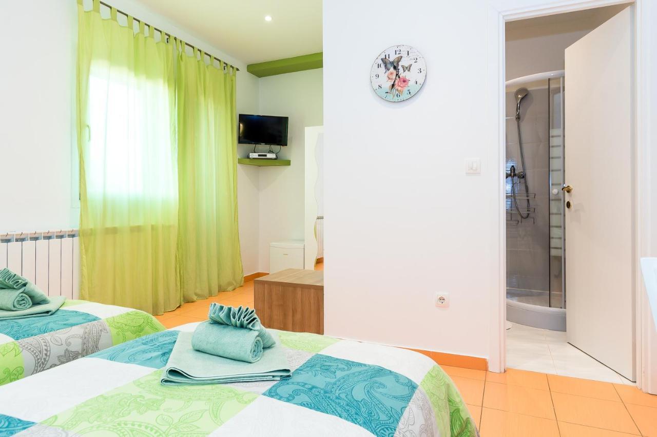 Guest House Slatki Snovi Knin Eksteriør bilde