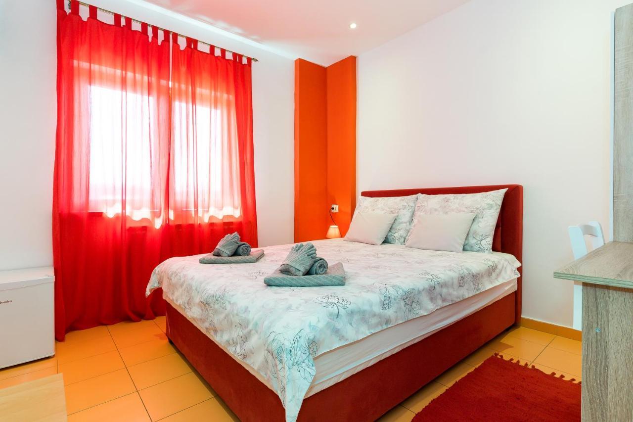 Guest House Slatki Snovi Knin Eksteriør bilde
