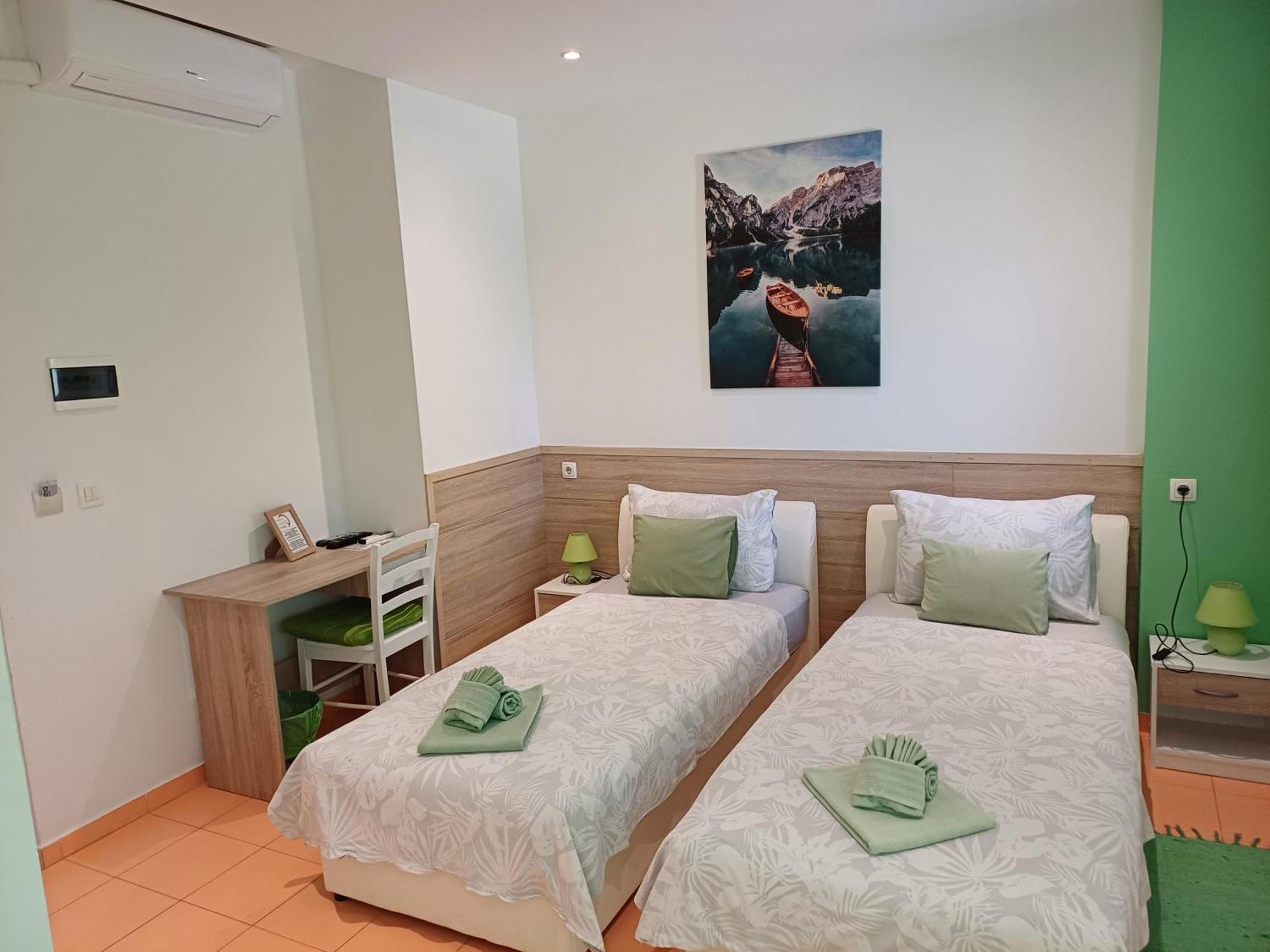 Guest House Slatki Snovi Knin Eksteriør bilde
